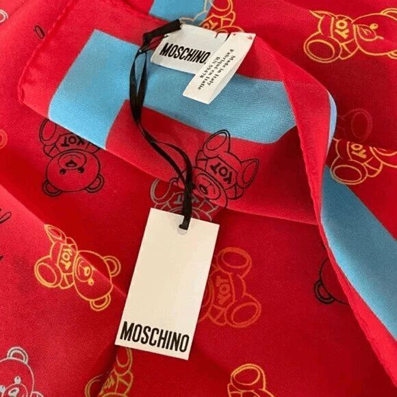 🐻 NWT MOSCHINO Iconic Teddy Bear Print Luxe Red Silk Scarf MSRP $245 - Picture 15 of 16